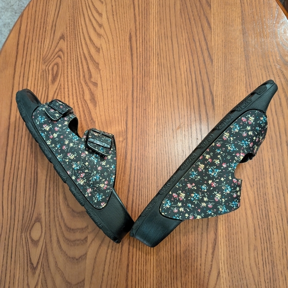 Birki's Floral Black Sandals, Size 39 - Picture 5 of 8